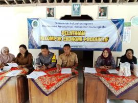 Pemerintah Kalurahan Ngawis Gelar Pelatihan Pengembangan Produk Ekonomi Bersama KWT se-Kalurahan